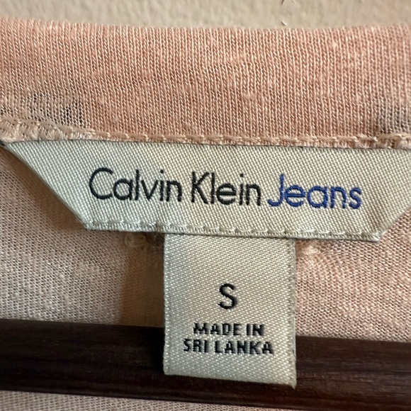 Calvin Klein Jeans Pink Ruffled Short Sleeve Babydoll T- Shirt (Linen / Rayon) - Picture 4 of 8